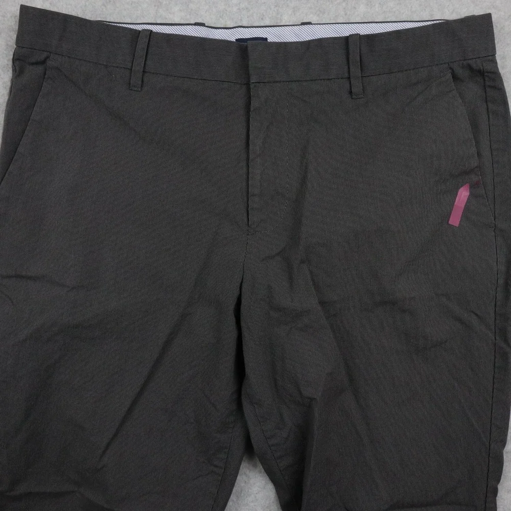 Gap Pants Mens 34x32 Tailored Khakis Straight Fit Cotton Flat Front Gray Striped